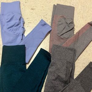 4 workout leggings all size small with butt scrunch in the back